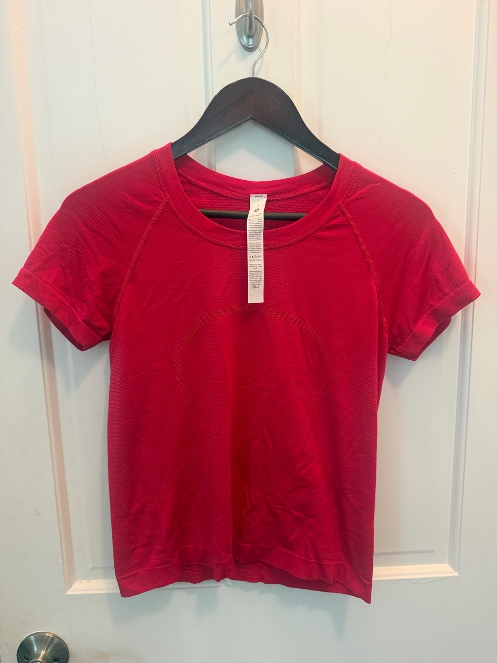 Lululemon Women’s Red Short Sleeve Athletic Tee, Size 8
